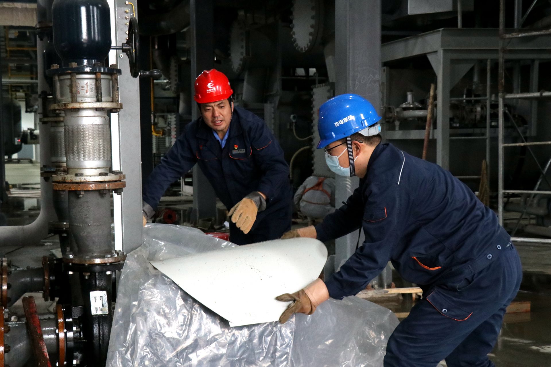 强寒潮来袭，青岛“温暖防线”全面启动 供热、公安、电气机械检测服务协同作战